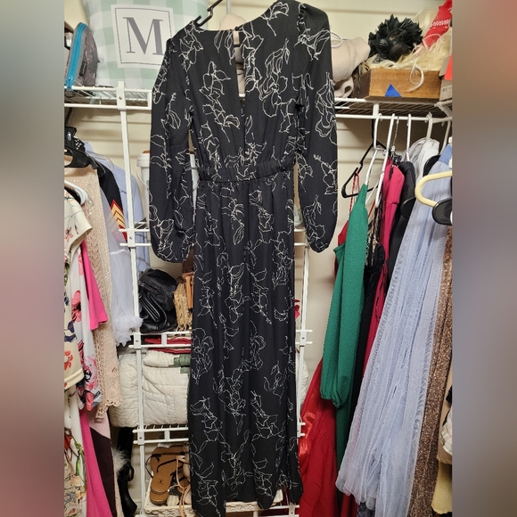 Kittenish Dress - Picture 3 of 4